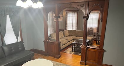 Spacious 3 bedroom 1st Floor closeby attractions