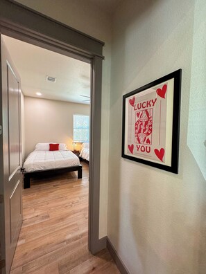 5 bedrooms, iron/ironing board, WiFi, bed sheets