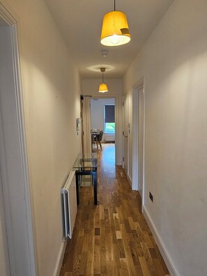 Interior - Luxurious 2 bedroom apartment, truly exceptional experience. (London)