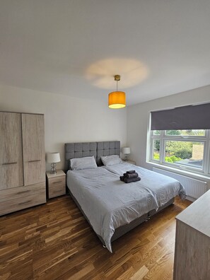 2 bedrooms, iron/ironing board, WiFi, bed sheets - Luxurious 2 bedroom apartment, truly exceptional experience. (London)