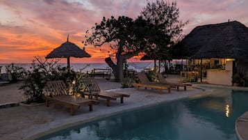 Kolam renang terbuka