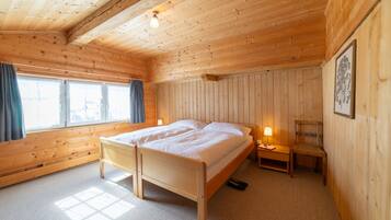 3 bedrooms, free WiFi, bed sheets