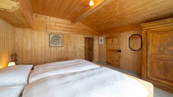 3 chambres, bureau, Wi-Fi gratuit, draps fournis