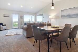 Dining - 934 Keep Calm, Beach On (Westport)