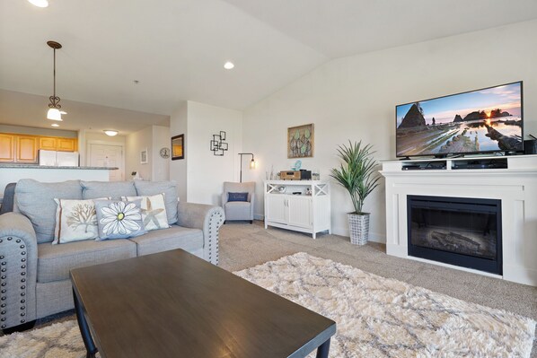 Smart TV, fireplace, DVD player, stereo