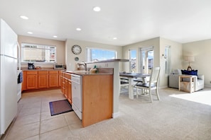 Fridge, microwave, oven, stovetop - 611 - Surf Shack!  Dog & family beach getaway (Westport)