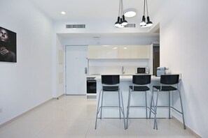 Fridge, microwave, oven, stovetop - Central 1BR Apartment for 4 people in Tel Aviv by HolyGuest (Tel Aviv)