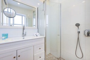 Shower, hair dryer, towels - Cozy 2BR with Balcony in Ben Gurion by HolyGuest (Tel Aviv)