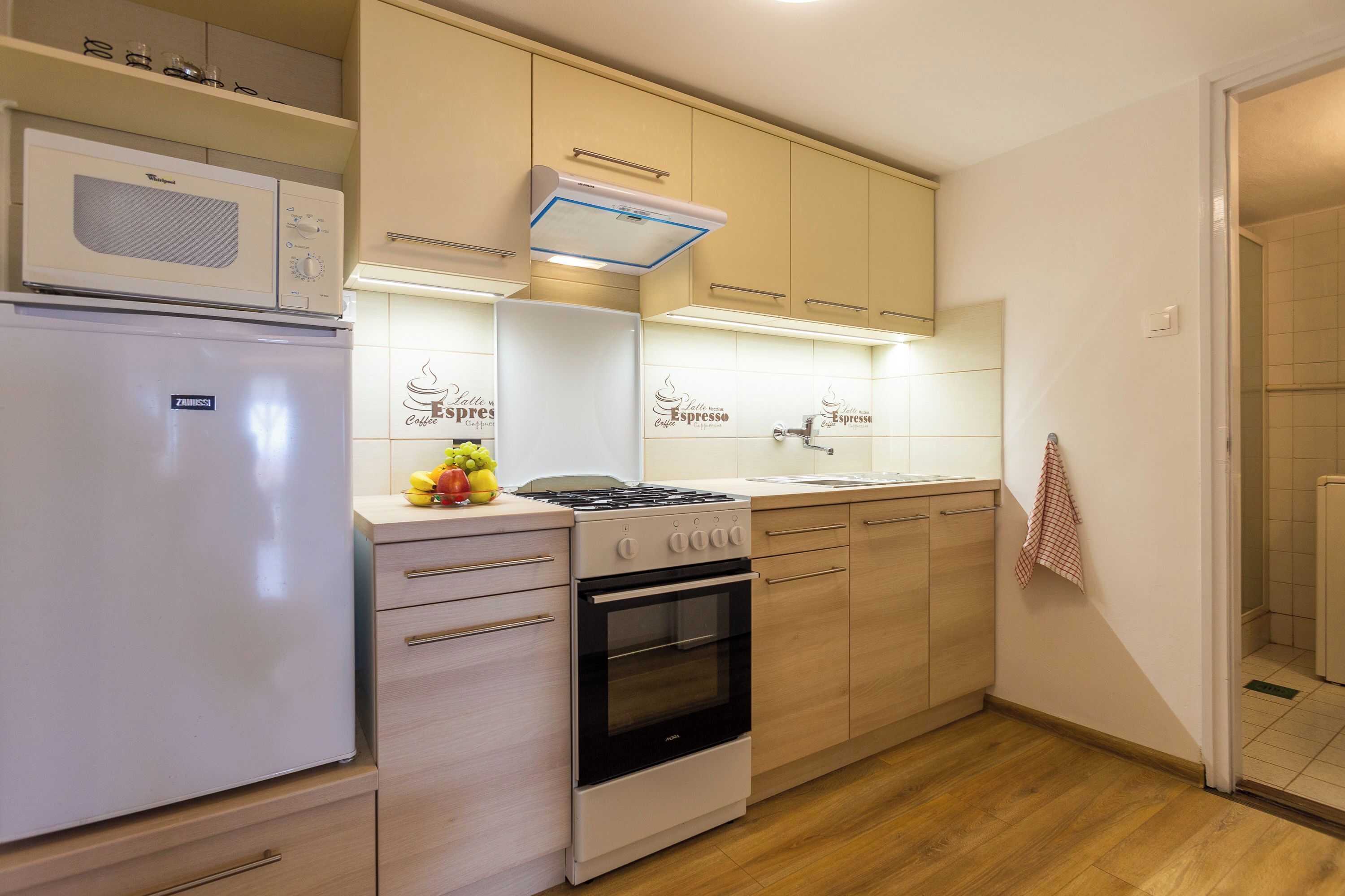Standard House, Multiple Bedrooms, 2 Bathrooms, Lakeside (House Hortenzia Lake View) | Private kitchen | Fridge, microwave, oven, stovetop