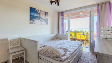 2 bedrooms, laptop workspace, iron/ironing board, free WiFi