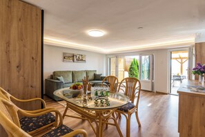 Standard House, Multiple Bedrooms, 2 Bathrooms, Lakeside (House Hortenzia Lake View) | Interior