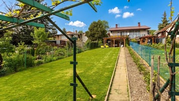 Standard House, Multiple Bedrooms, 2 Bathrooms, Lakeside (House Hortenzia Lake View) | Property grounds