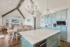 Casa, 4 habitaciones | Restaurantes