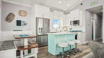 Casa, 2 quartos | Cozinha privada | Geladeira, fogão, cafeteira/chaleira, torradeira