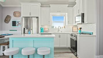 House, 2 Bedrooms | Dapur peribadi | Peti sejuk, ketuhar, pembancuh kopi/teh, pembakar roti