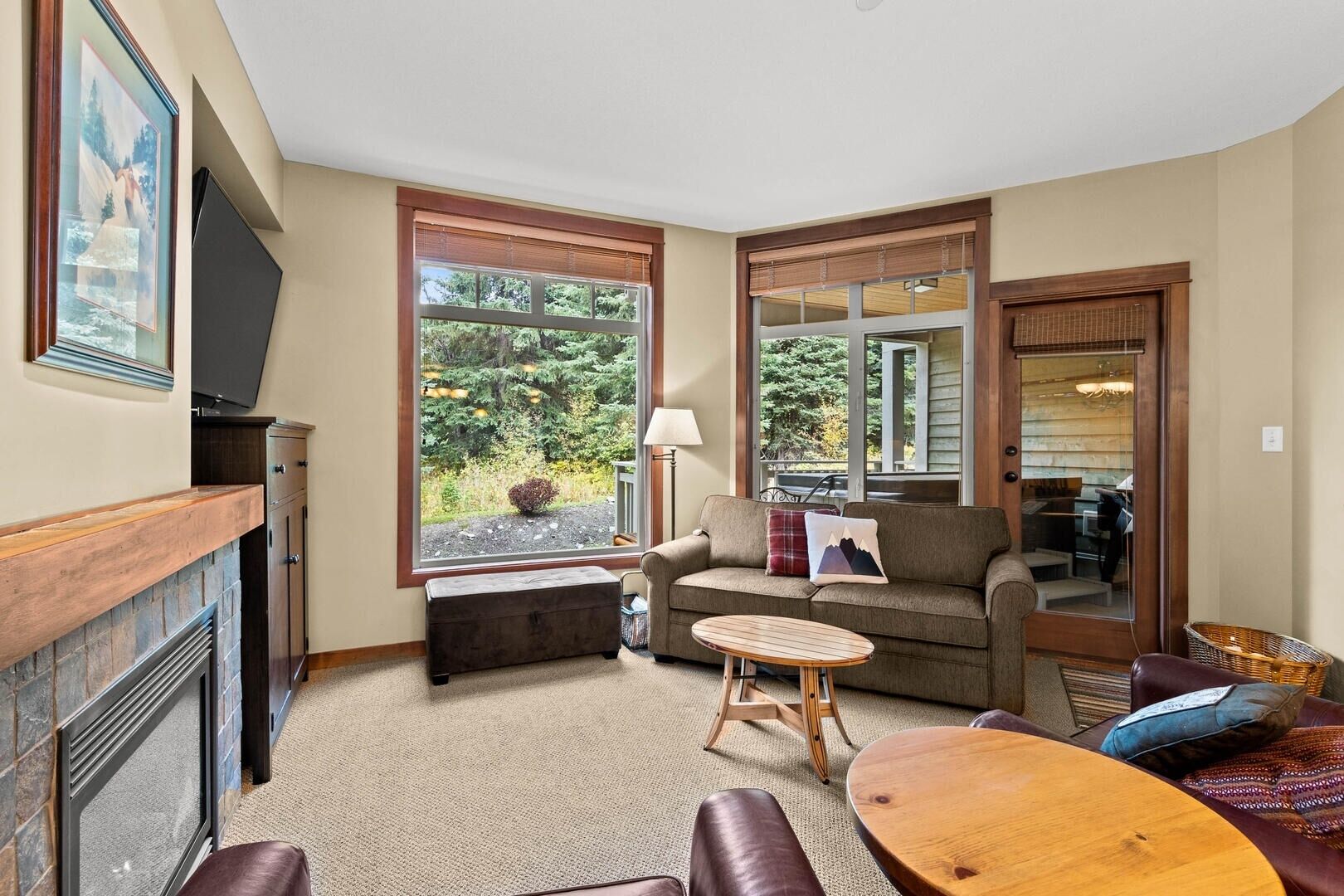 Condo, 2 phòng ngủ | Khu phòng khách