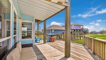 House, 4 Bedrooms | Terrace/patio