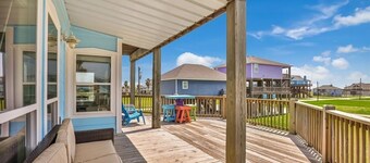 Family Tides 4 Bedroom Home by RedAwning