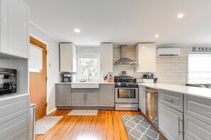 House (3 Bedrooms) | Interior - Lakefront Leasburg Home w/ Dock & Views! (Leasburg)
