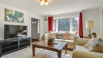 House (4 Bedrooms) | Front of property