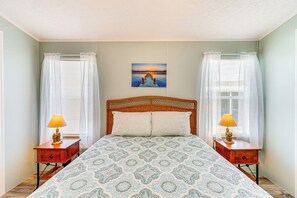 Interior - Waterfront Englewood Home: 55 + Community w/ Views (Englewood)