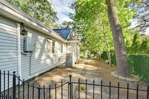 Cottage (1 Bedroom) | Interior - Waterfront New York Getaway w/ Kayaks (Riverhead)