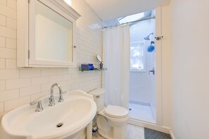 Interior - Waterfront New York Getaway w/ Kayaks (Riverhead)