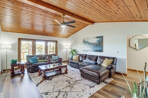 House (5 Bedrooms) | Interior - Tranquil Lakefront Greers Ferry Escape w/ Fire Pit (Higden)