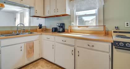 Oakland Apt on Messalonskee Lake w/ Dock Access!
