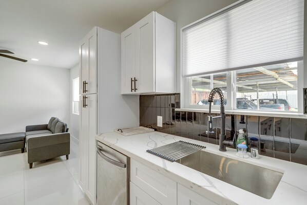 Apartment (2 Bedrooms) | Interior - Houston Apartment: Close to University & Downtown (Houston)