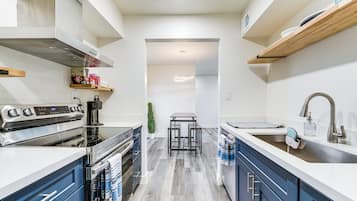 Apartment (1 Bedroom) | Interior