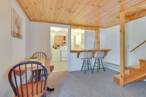 Apartment (1 Bedroom) | Interior - Lakefront Oakland Vacation Rental w/ Dock + Views! (Oakland)