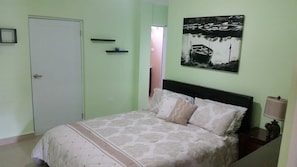 2 habitaciones, tabla de planchar con plancha, wifi y ropa de cama 