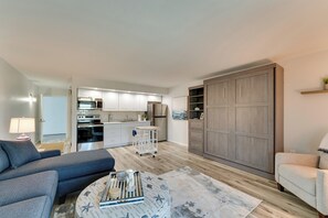 Apartment (0 Bedroom) | Front of property - New Smyrna Beach Studio Condo - Walk to Beach! (New Smyrna Beach)