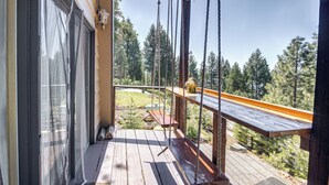 Unclassified image, 4 of 32, button - Woodsy Lake Almanor Cabin w/ Community Perks! (Westwood)