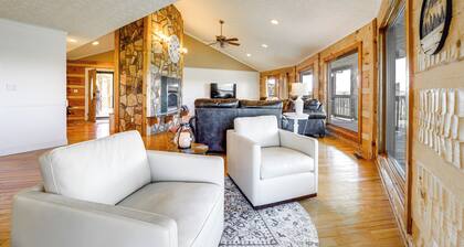Panoramic Mtn Views: Spacious Tennessee Home!
