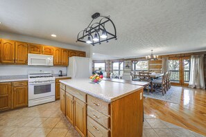 House (2 Bedrooms) | Interior