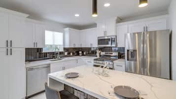 Apartment (2 Bedrooms) | Front of property