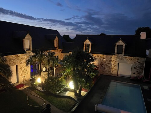 Belle Maison en Pierre Avec Piscine