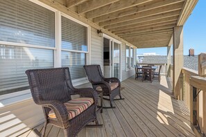 Outdoor dining - Swallow's Nest: Ocean Views | Hot Tub | Dogs OK (Kitty Hawk)