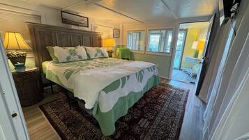 7 chambres, bureau, fer et planche Ă repasser, lit parapluie