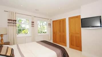 Rumah | 5 kamar tidur, Wi-Fi gratis, dan seprai linen