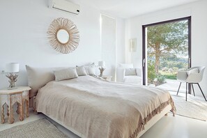 4 dormitorios, tabla de planchar con plancha, wifi y ropa de cama
