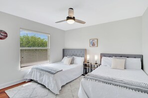 Desk, iron/ironing board, WiFi, bed sheets