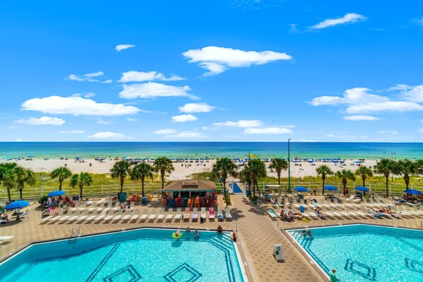 A heated pool - MODERN UPDATED 1/1.5 AVAILABLE NOW! SLEEPS 6! (Panama City)