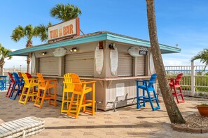 Property grounds - MODERN UPDATED 1/1.5 AVAILABLE NOW! SLEEPS 6! (Panama City)