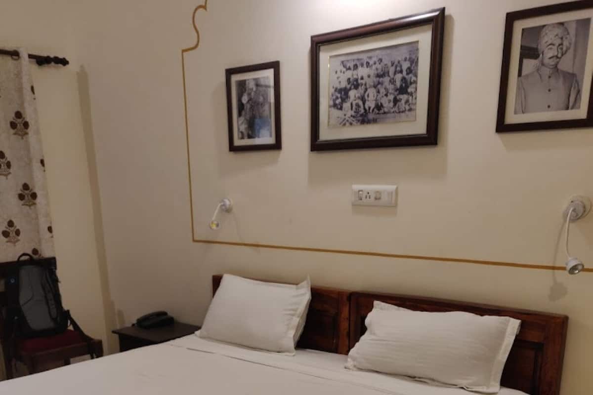 Deluxe Double Room | Desk, laptop workspace, free WiFi, bed sheets