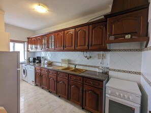 Private kitchen - Duplex / Maisonette in Strandnähe mit Terrasse im Zentrum von Santa Cruz (Silveira)