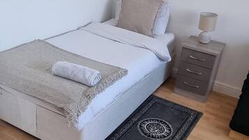3 chambres, bureau, Wi-Fi gratuit, draps fournis