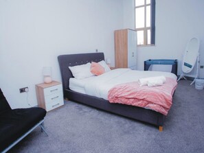 2 habitaciones, wifi gratis y ropa de cama